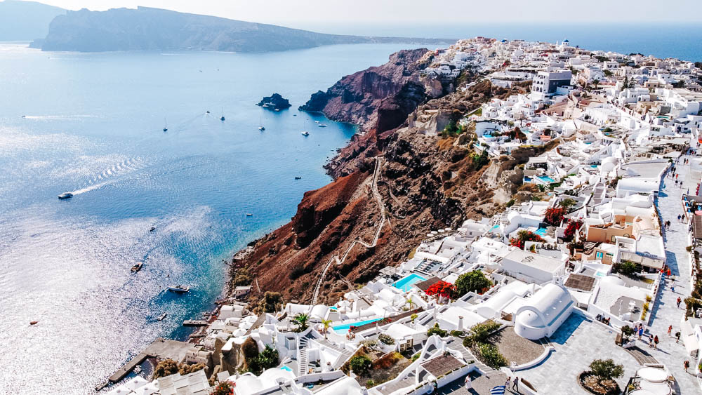 How to Get to Oia from Santorini