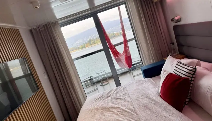Sea Terrace balcony cabin on Brilliant Lady with red hammock