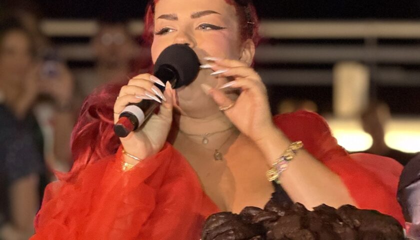 Cabaret with The Hostess in The Manor on Resilient Lady